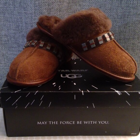 BRAND NEW UGG STAR WARS Chewbacca Scuffette Slippers Brown Size 8 1013295 - Picture 1 of 8